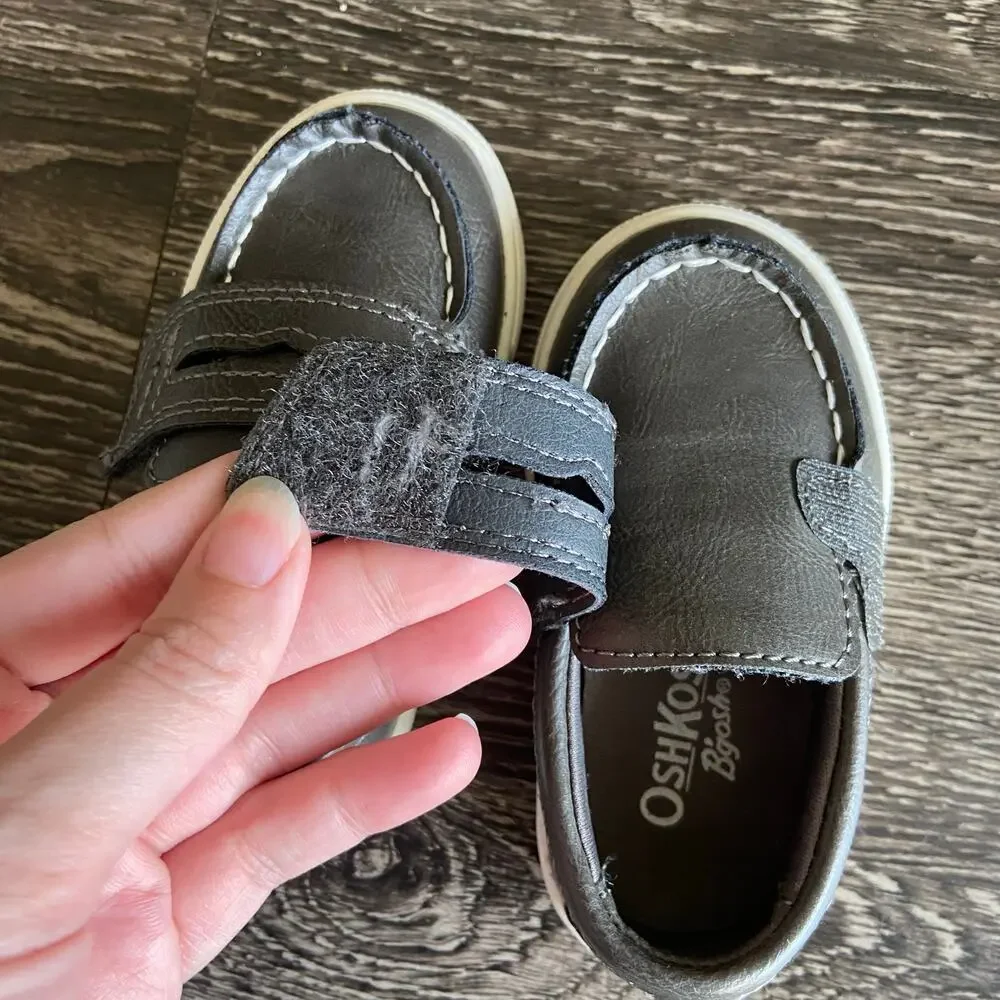 OshKosh B'gosh Toddler Size 4 Gray Velcro Slip-On Casual Shoes